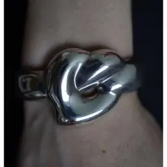 1978 vintage tiffanyu0026co knot heart cuff