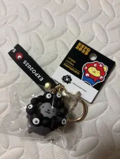 大阪・関西万博　会場限定　黒ミャクミャク　なりきりキーホルダー ポムポムプリン