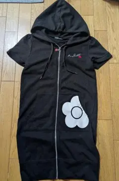 マリクワ　黒フード付きパーカー マリークワント MARY QUANT パーカー フード付き 長袖 黒