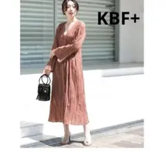 KBF+　クリンクルタックワンピース　マキシ丈　プリーツ