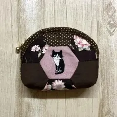 ハチワレ猫　花柄　パッチワーク　 ミニポーチ Lサイズ