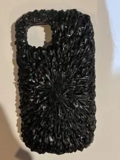 立体的な黒いiPhoneケース