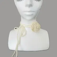 白薔薇のチョーカー