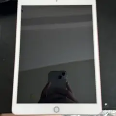 Apple iPad 本体 ゴールド 8世代 32GB