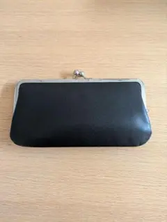 本革　長財布　ブラックがま口財布 収納力あり