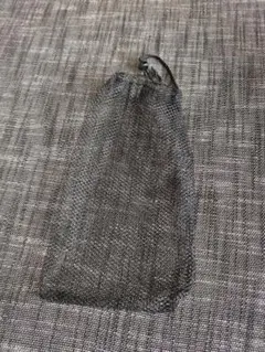 黒いメッシュ巾着袋