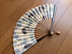 《美品》京都・京扇子 紙扇子 鯉柄 房付き（紐飾り）長さ23cm せんす