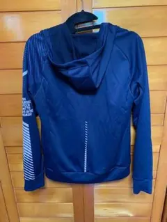 アシックス　ジャンパー　長袖