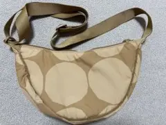 ユニクロ　ラウンドショルダーバッグ