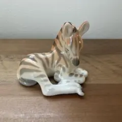 ロモノーソフ　フィギュリン　しまうま　仔馬