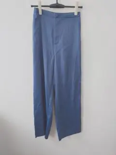 UNIQLO サテンワイドパンツ 群青色
