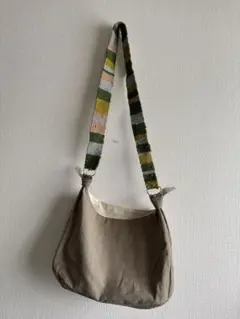 裂き織りストラップのショルダーバッグ