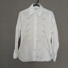 新品　刺繍入りホワイト長袖シャツ