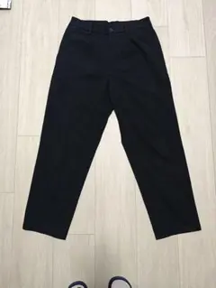 UNIQLO タックテーパードパンツ 黒 Mサイズ