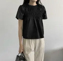 Laurenhi スモッキングデザイン 半袖トップス 黒