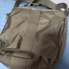 LeSportsacエッセンシャルショルダーバッグ