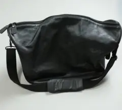 希少 90s ISSEY MIYAKE ショルダーバッグ オールレザー 本革 黒 80〜90s【希少】イッセイミヤケ/型押しレザービッグショルダー