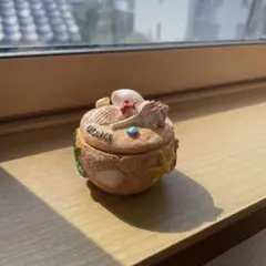 貝殻装飾の陶器製小物入れ　GUAM