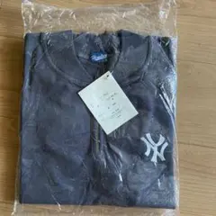 ニューヨークヤンキースTシャツ　NY チャコールグレー　半袖　日本製