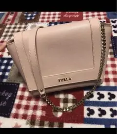 フルラのチェーンショルダーバッグ