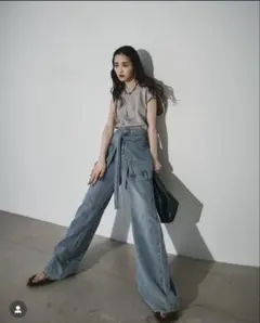 andrea&co バックオープングラフィックTシャツ+ラップデザインデニム