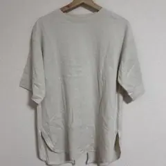 dearful ベージュのサイドスリット半袖Tシャツ
