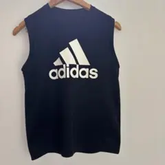 adidas 黒 ノースリーブタンクトップ　160