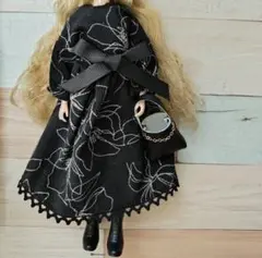 りかちゃん　ワンピース　黒系