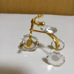 スワロフスキー　三輪車　です。