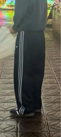 adidas トラックパンツ