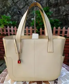 美品 BALLY バリー レザーハンドバッグ アイボリー