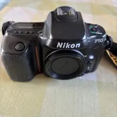 【ジャンク品】Nikon F50 フィルム一眼レフカメラ レンズ付き Nikon F50 一眼レフカメラ 28-200mmレンズ付き - メルカリ