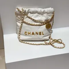 あやあやあや専用ページホワイトのショルダーバッグ