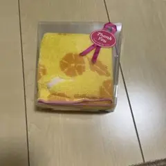 花柄の黄色いハンカチ