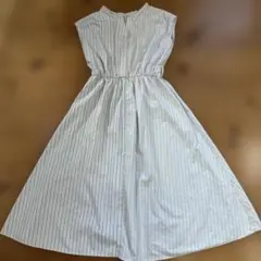美品　earth ノースリーブシャツワンピース 白青ストライプ