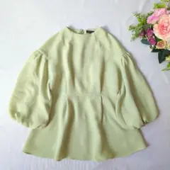 美品【INDIVI】23年　バルーンスリーブブラウス　ペプラム　ライトグリーン