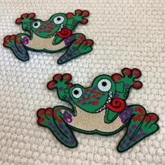 刺繡ワッペン　カエル　２枚セット