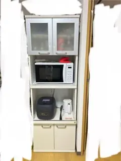 ホワイト ガラス扉付きキャビネット
