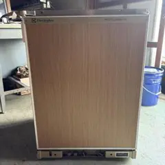 コンパクト冷蔵庫 Electrolux EFB0900WA-RJP Amazon | エレクトロラックス 45L 1ドア冷蔵庫（直冷式