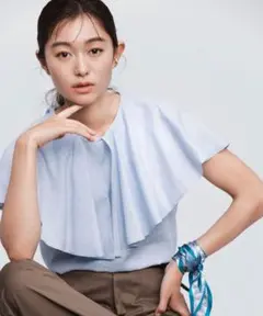 新品タグ付完売UNFILO洗えるリネンレーヨンラッフルカラーノースリーブブラウス