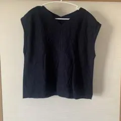 ジェナ エスパスメルヴェイユ 刺繍入りネイビーノースリーブトップス
