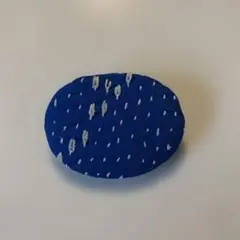 カンタキルトのブローチ　ラリーキルト
