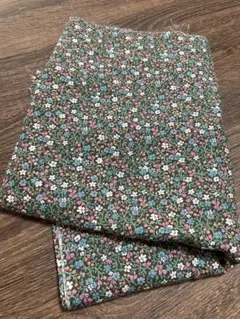 ④LIBERTY of LONDON 花柄プリント　86×53
