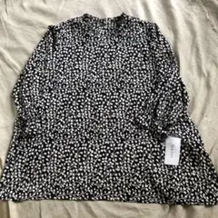新品タグ付き大きめのサイズAnklet 日本製　4L.5L 七分袖カットソー
