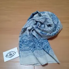 青と白の花柄ストール