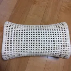 籐製メッシュデザイン枕 約30cm x 18cm x 12cm