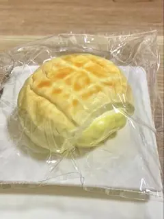 海外スクイーズ　メロンパン　食物系　【ふんわりクリーム感】