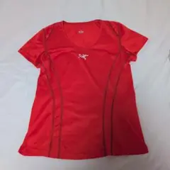 アークテリクス　赤　メッシュTシャツ