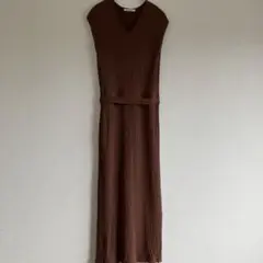 リブニットワンピース
