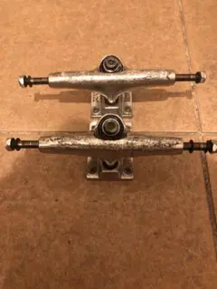THUNDER TRUCKS POLISHED TEAM EDITION 147